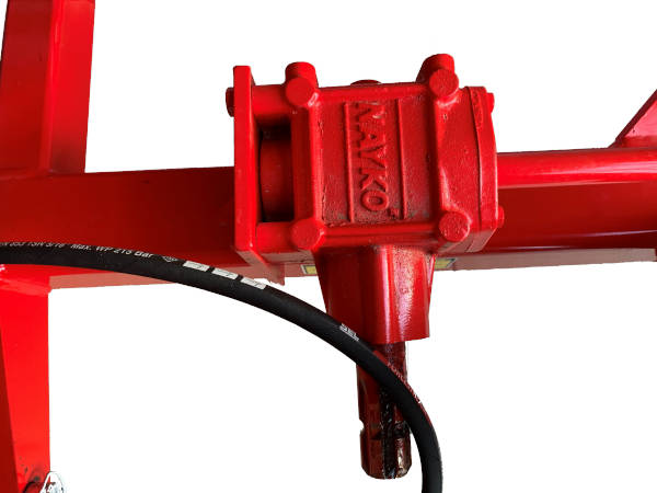 Овощарска машина за торовнасяне с продълбочител