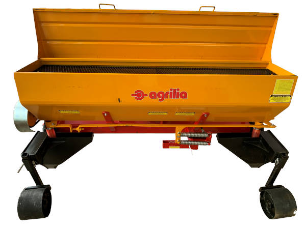 Овощарска машина за торовнасяне с продълбочител