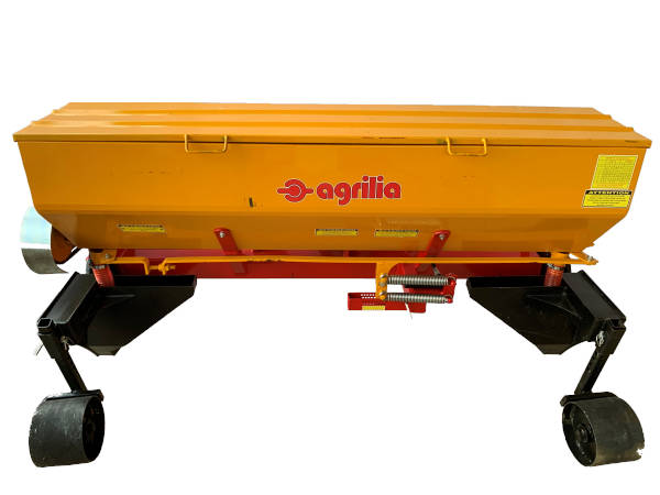 Овощарска машина за торовнасяне с продълбочител