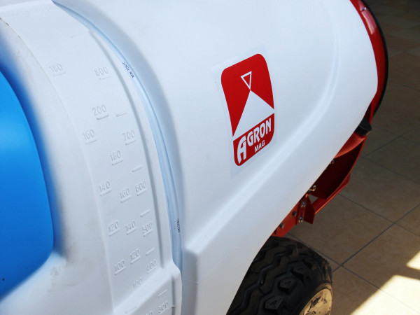 Колесна Вентилаторна Пръскачка 800 литра